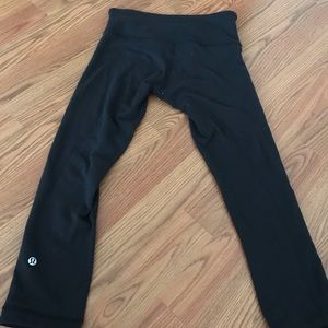 SIZE 4 LULULEMON CROP